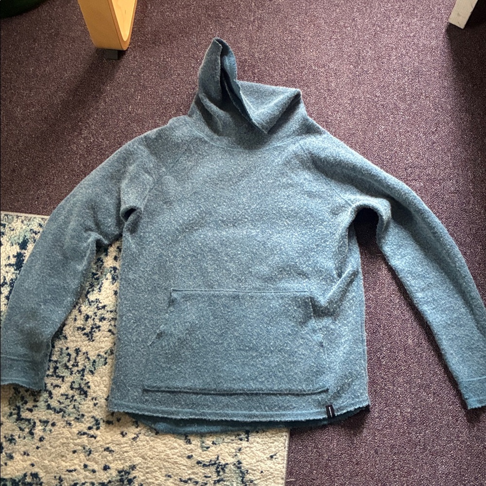 Duckworth Blue Wool Turtleneck sweater